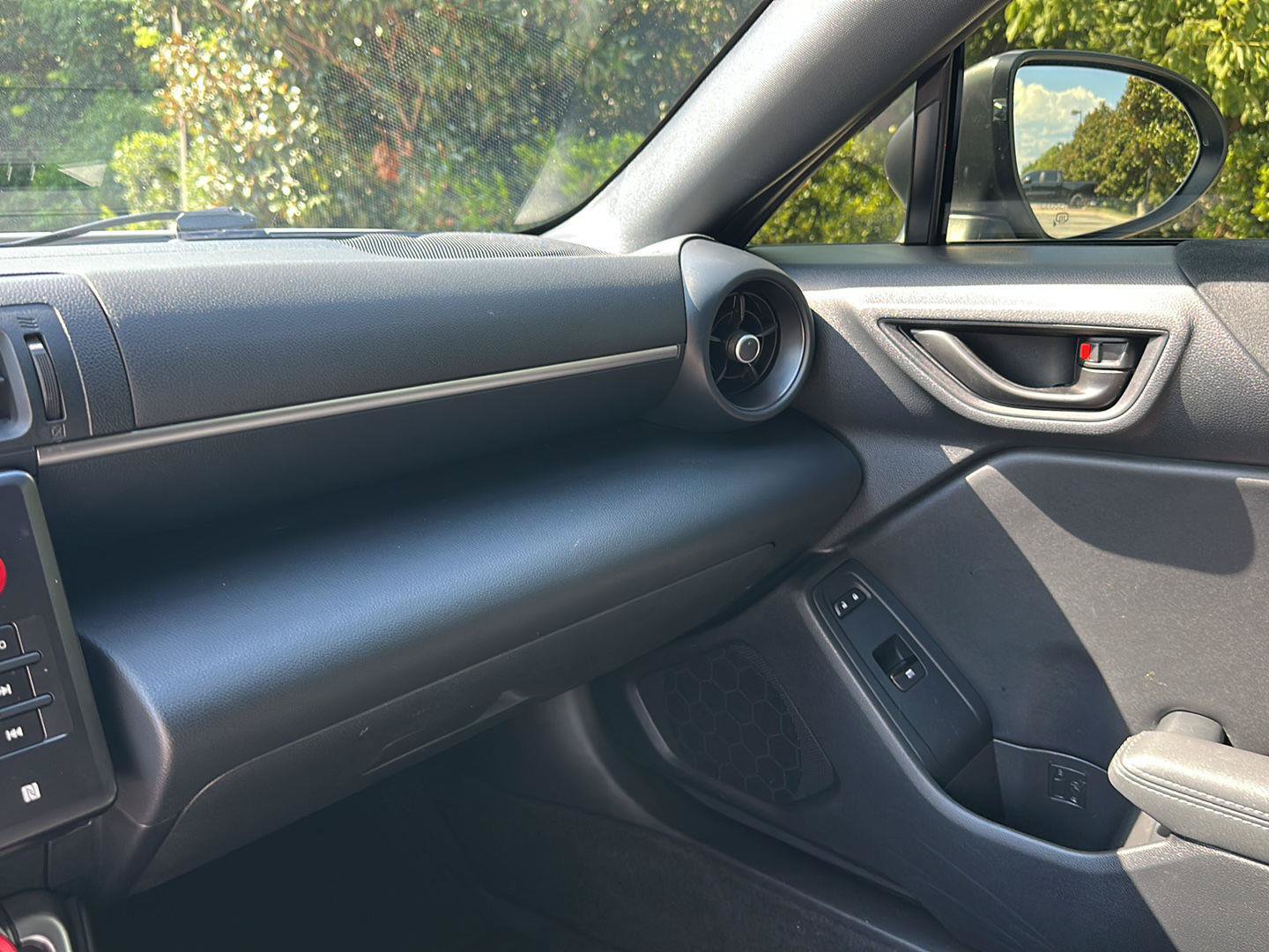 Used 2022 Toyota GR86 Premium w/ ALL Weather Mat Package (TMS) RWD image 25