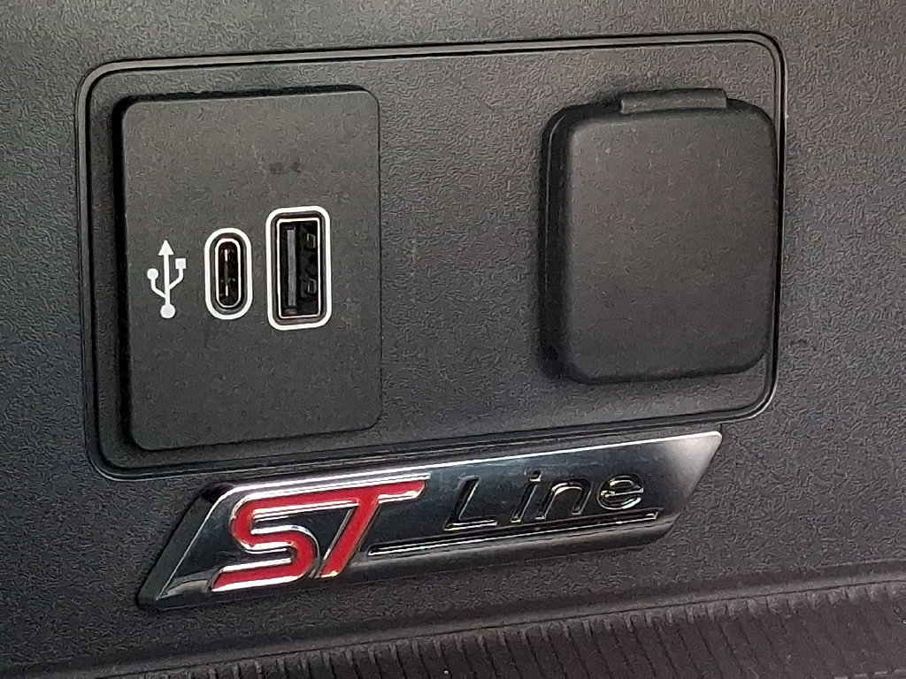 Certified 2026 Ford Explorer ST-Line w/ ST-Line Street Pack AWD/4WD image 24
