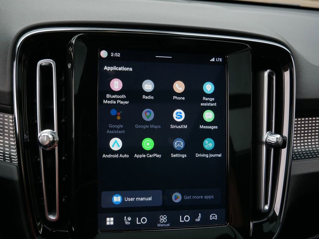 Used 2021 Volvo XC40 P8 Recharge w/ Advanced Package image 27