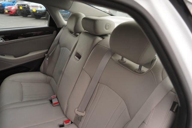 Used 2017 Genesis G80 3.8 RWD image 13