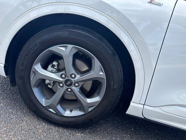 Certified 2023 Ford Escape ST-Line w/ Tech Pack #1 FWD image 11