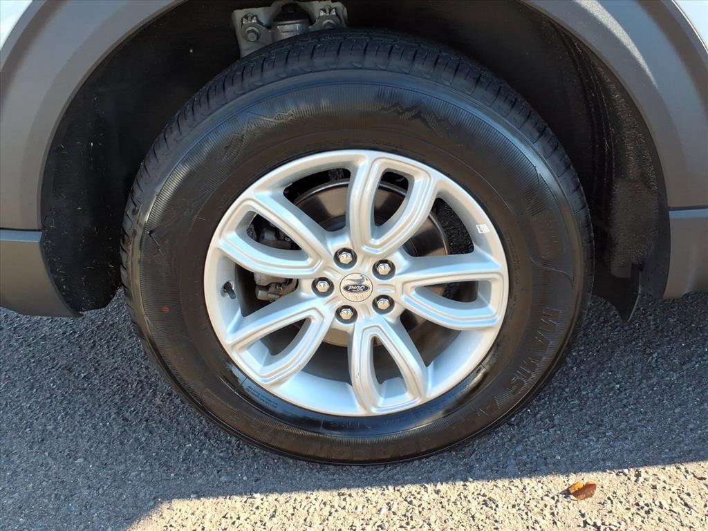 Certified 2021 Ford Explorer 4WD image 8