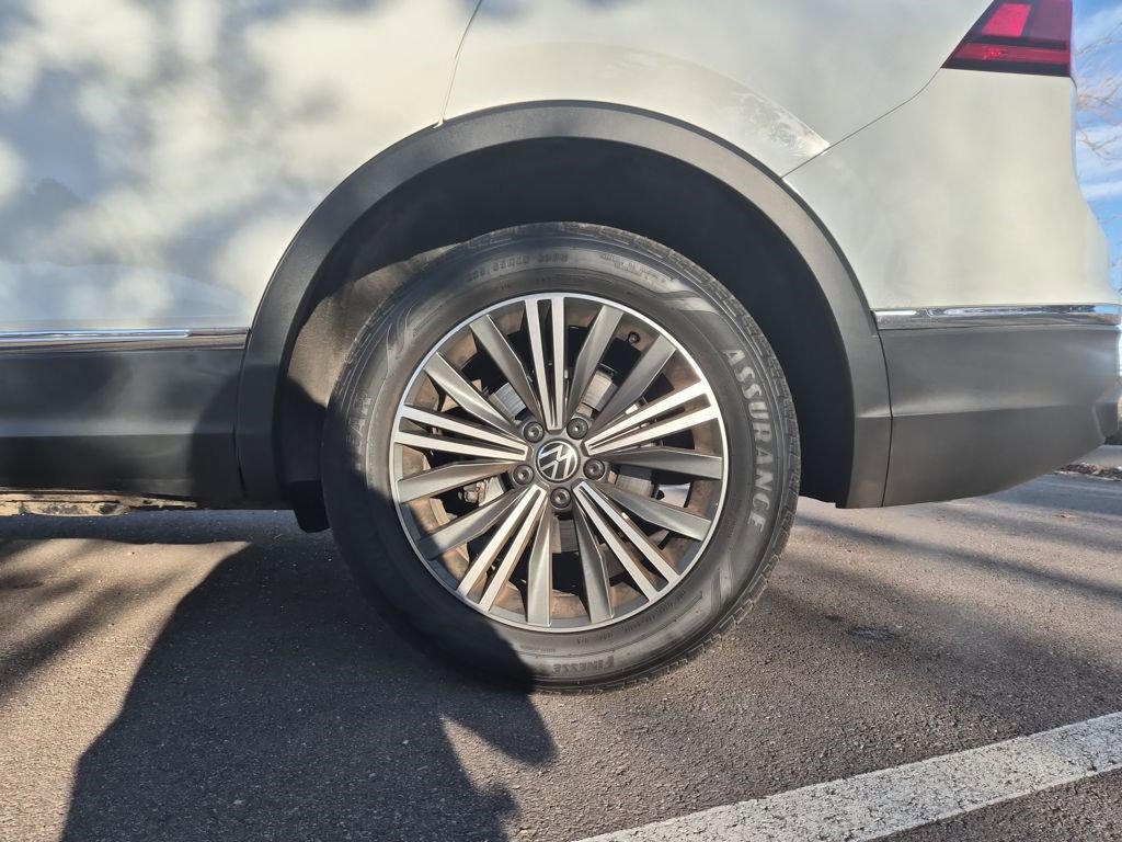 Used 2024 Volkswagen Tiguan Wolfsburg Edition image 34