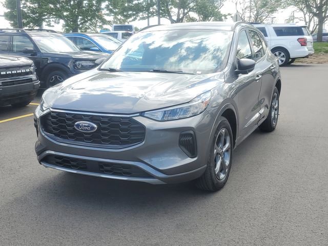Certified 2024 Ford Escape ST-Line w/ Tech Pack #1 AWD/4WD image 2