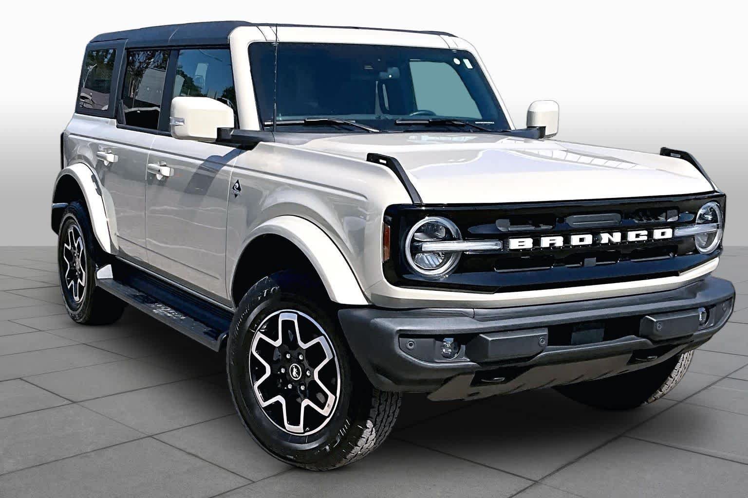 Certified 2025 Ford Bronco Outer Banks AWD/4WD image 3