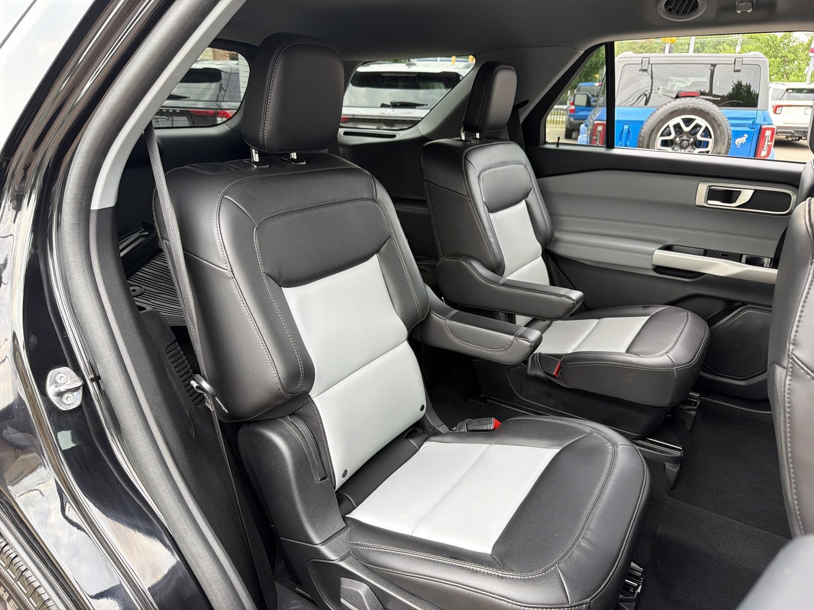 Certified 2024 Ford Explorer XLT w/ Equipment Group 202A AWD/4WD image 22
