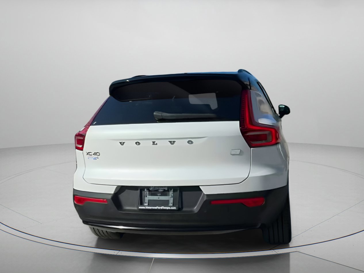 Used 2023 Volvo XC40 Recharge Plus image 18