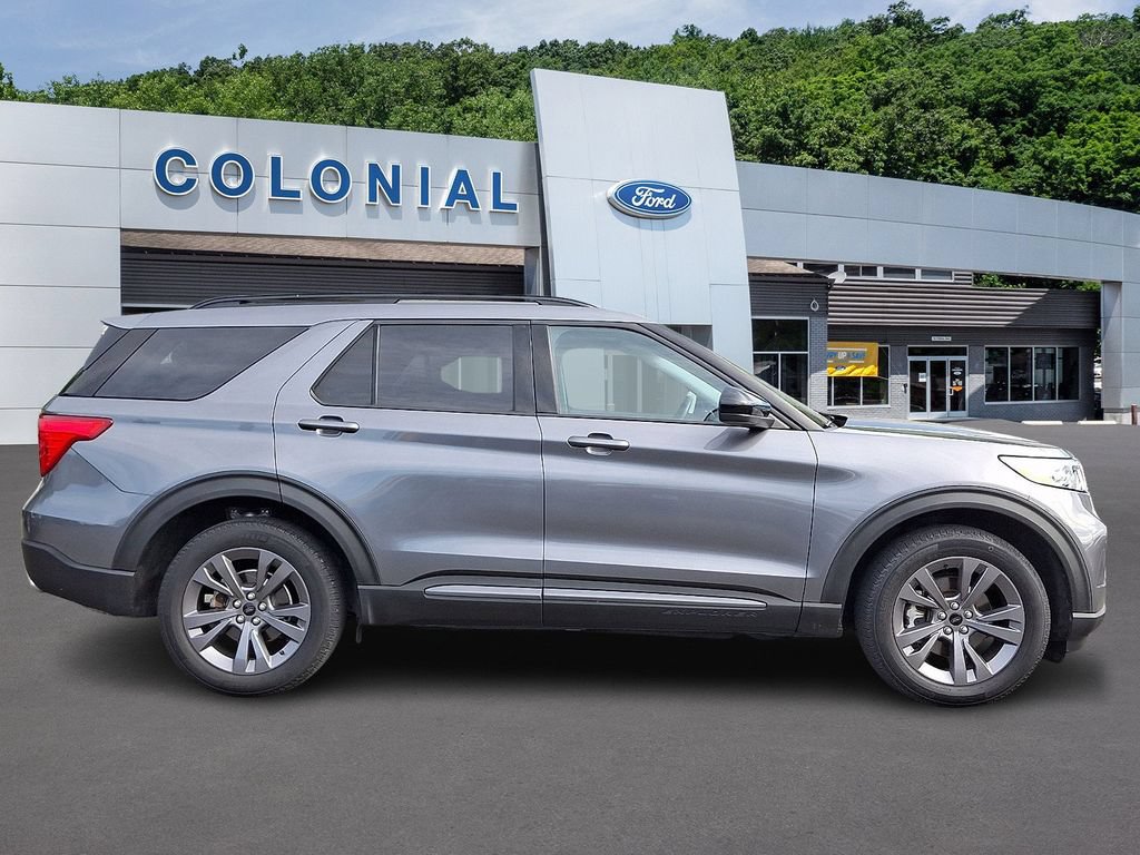 Certified 2022 Ford Explorer XLT w/ Equipment Group 202A AWD/4WD image 7