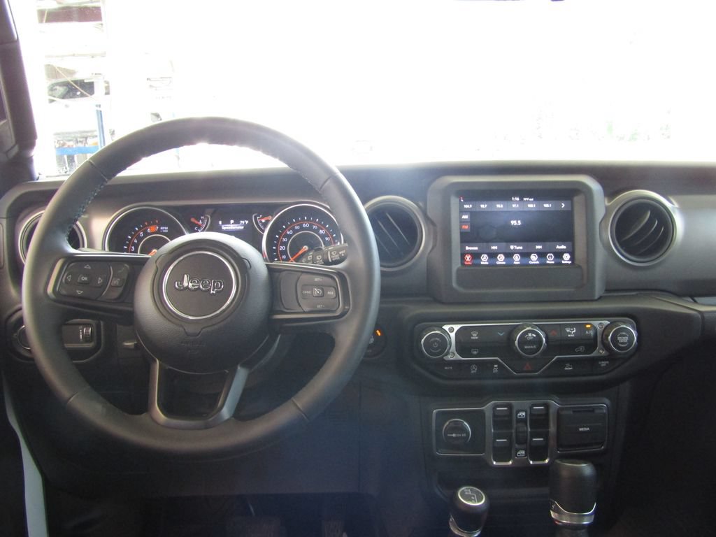 Used 2023 Jeep Wrangler Unlimited Sport AWD/4WD image 5