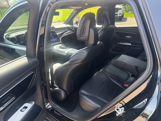 Used 2024 Mercedes-Benz GLC 300 4MATIC image 25
