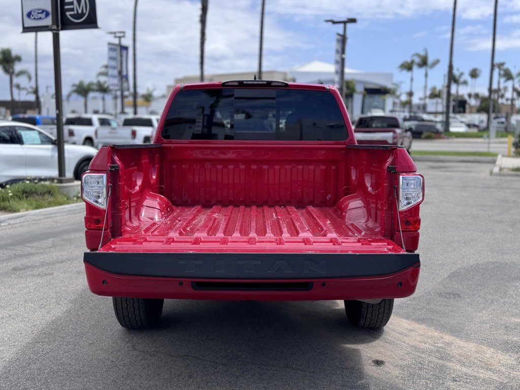 Used 2022 Nissan Titan SV image 13