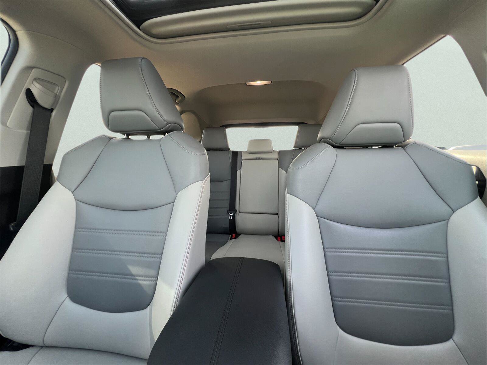 Used 2023 Toyota RAV4 XLE Premium FWD image 25