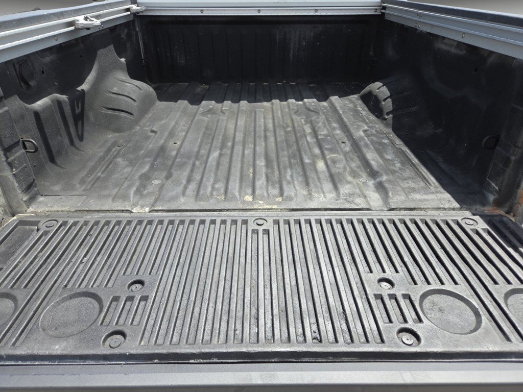 Used 2023 Nissan Titan SV w/ SV Convenience Package AWD/4WD image 28