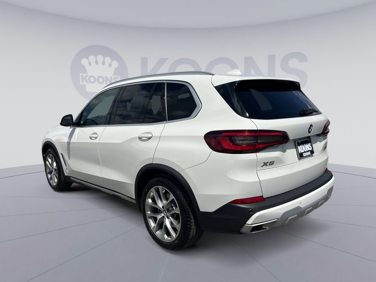 Used 2023 BMW X5 xDrive40i w/ Parking Assistance Package AWD/4WD image 5