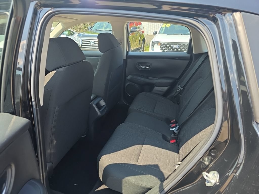 Used 2025 Honda HR-V LX image 5
