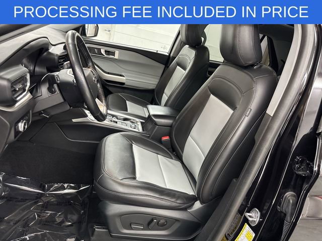 Certified 2023 Ford Explorer XLT w/ Equipment Group 202A AWD/4WD image 3