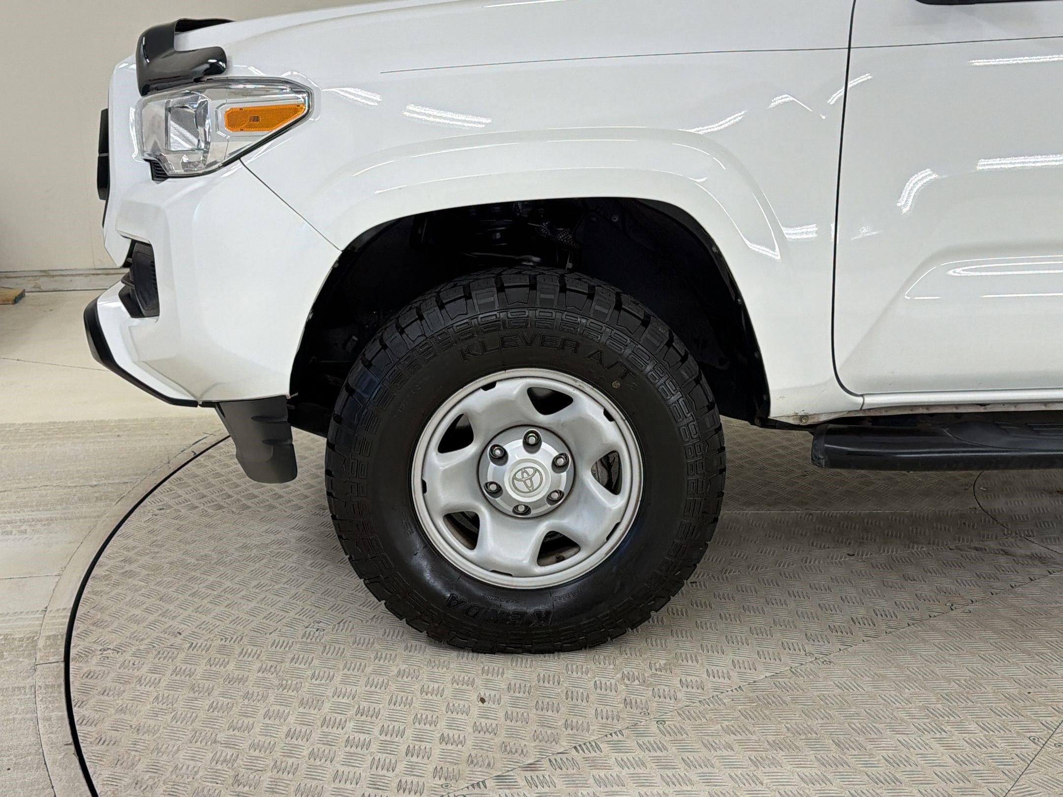Used 2022 Toyota Tacoma SR AWD/4WD image 13