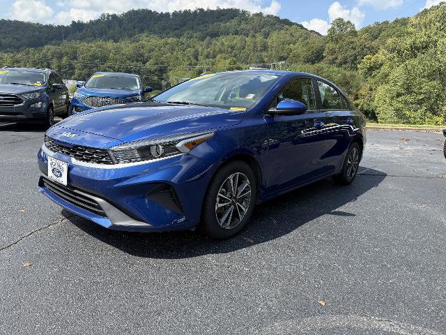 Used 2023 Kia Forte LXS image 2