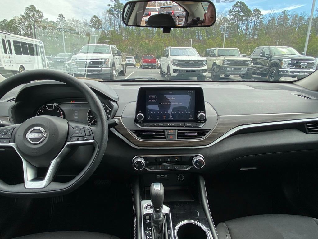 Used 2023 Nissan Altima 2.5 SV image 25