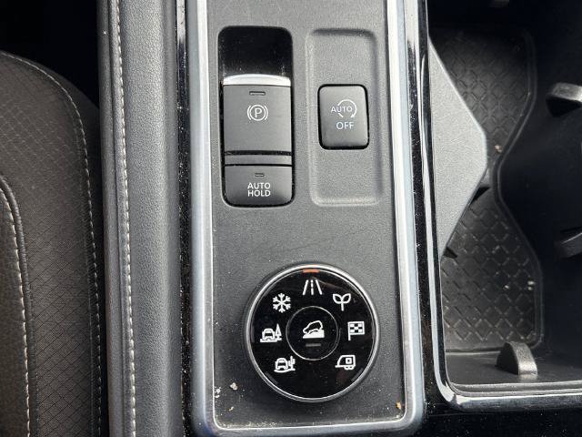 Used 2025 Nissan Pathfinder SL AWD/4WD image 38