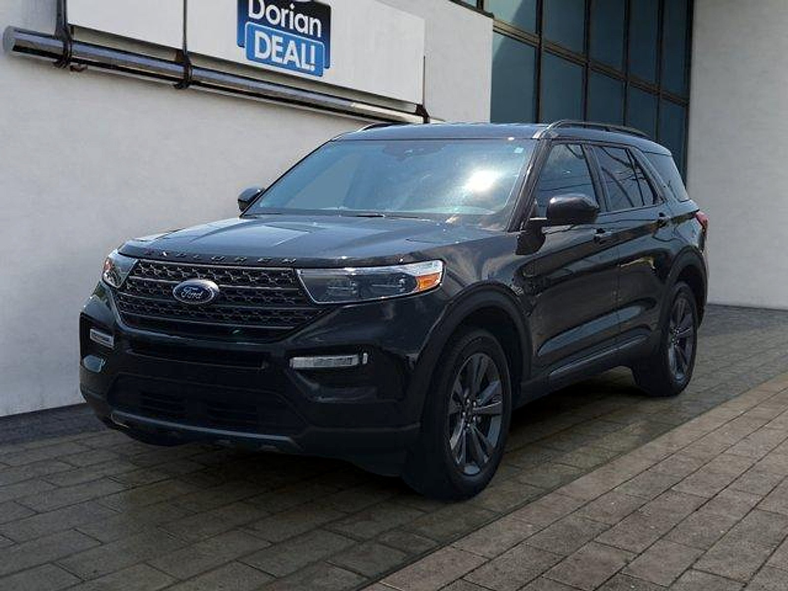 Certified 2023 Ford Explorer XLT w/ Equipment Group 202A AWD/4WD image 7