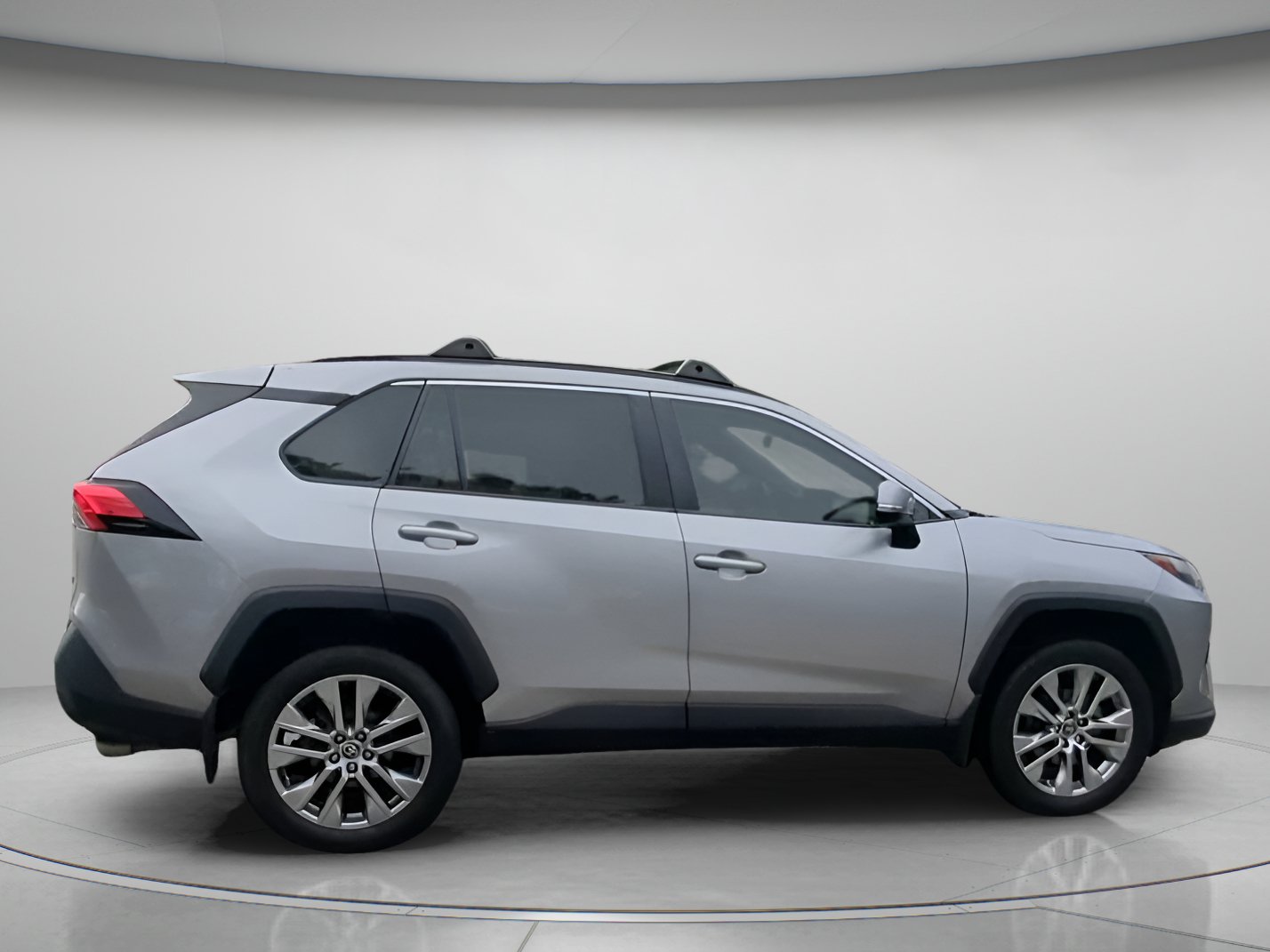 Used 2025 Toyota RAV4 XLE Premium w/ Weather Package FWD image 31