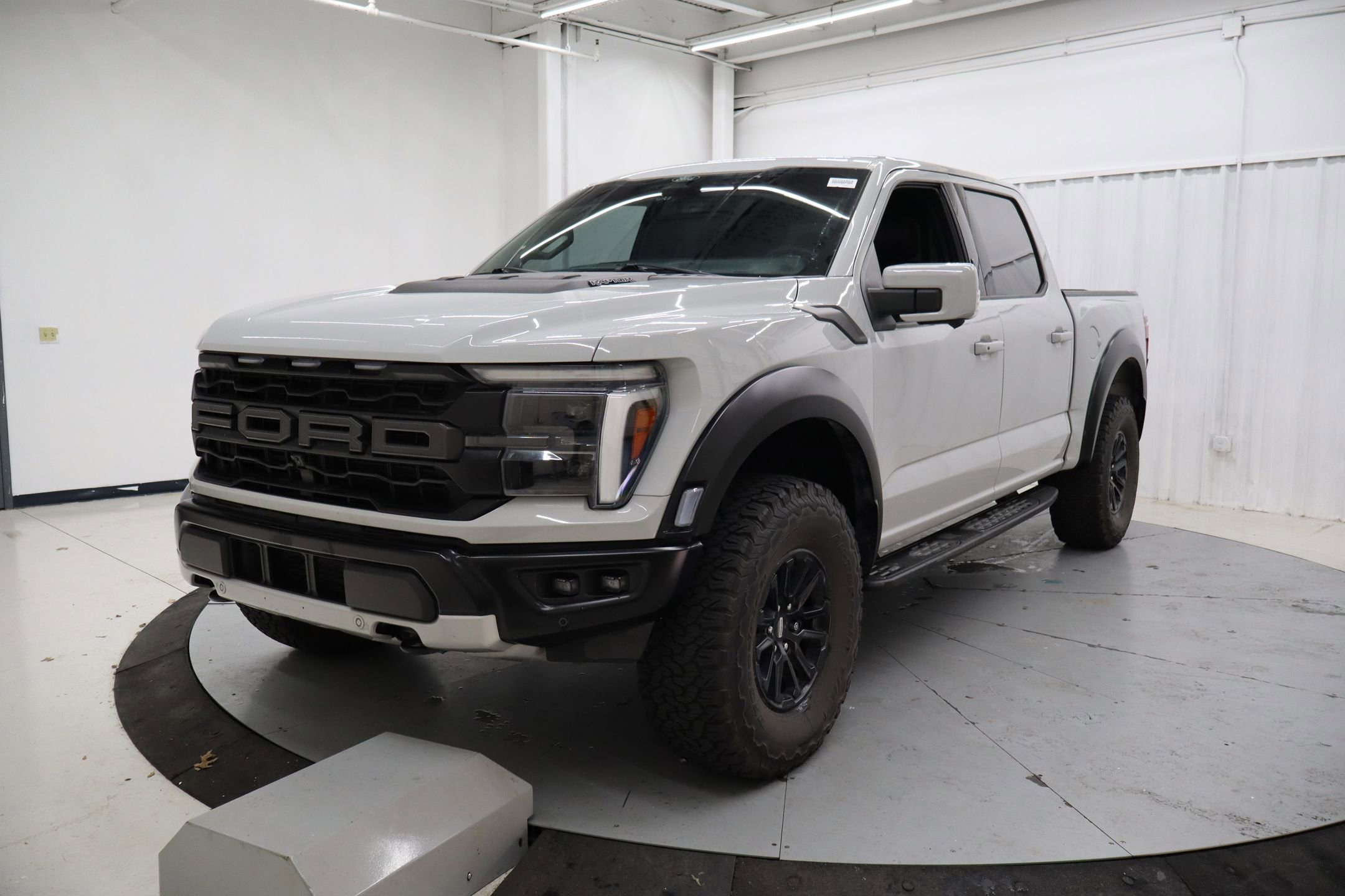 Certified 2024 Ford F150 Raptor AWD/4WD image 8
