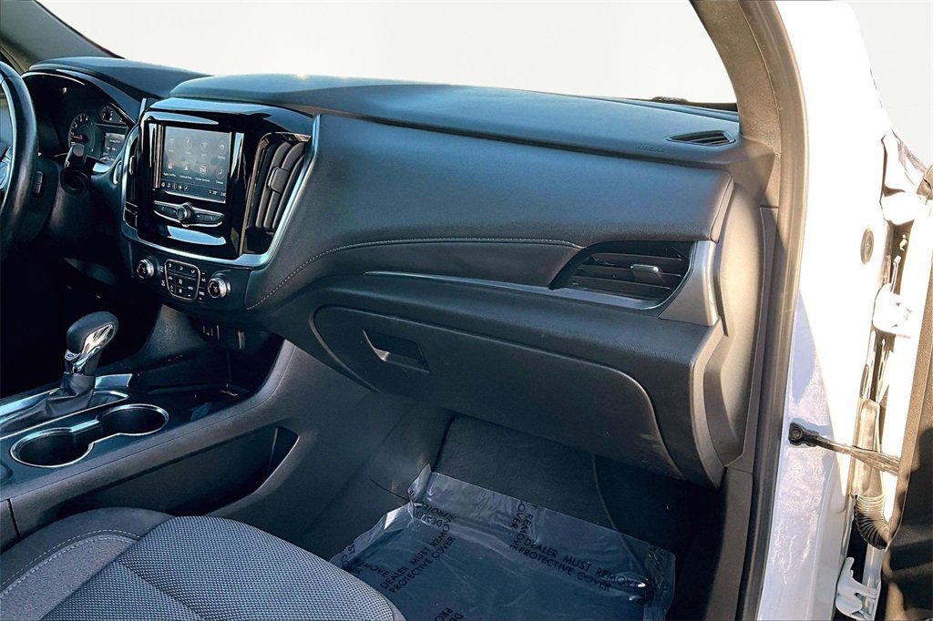 Used 2022 Chevrolet Traverse LT image 17