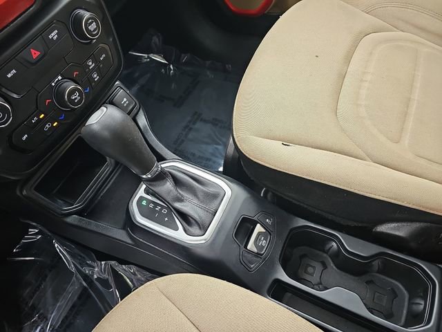 Used 2019 Jeep Renegade Latitude FWD image 23