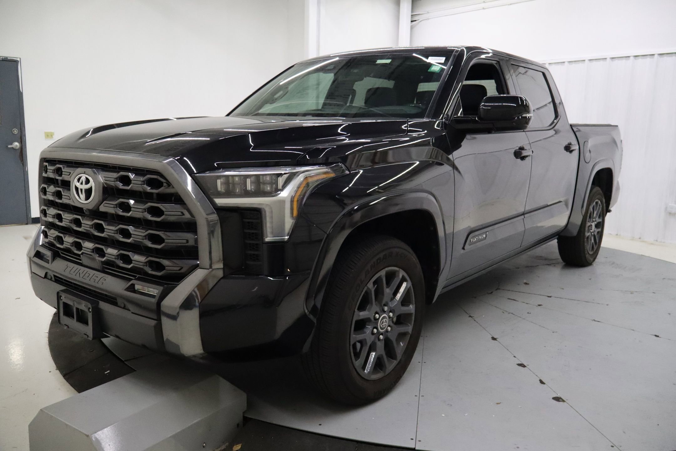 Used 2023 Toyota Tundra Platinum image 8
