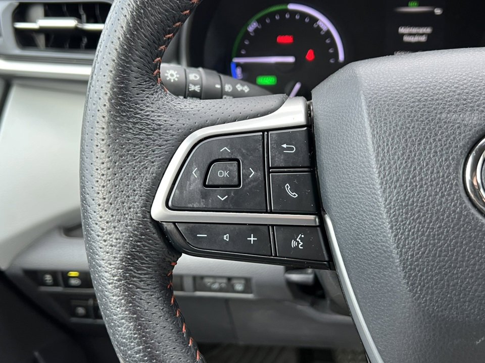 Used 2021 Toyota Sienna XSE image 22