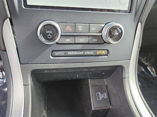 Certified 2024 Ford Edge SE image 19