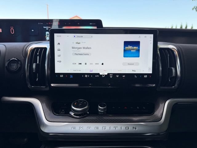 Certified 2025 Ford Expedition Platinum w/ Stealth Performance Package AWD/4WD image 17