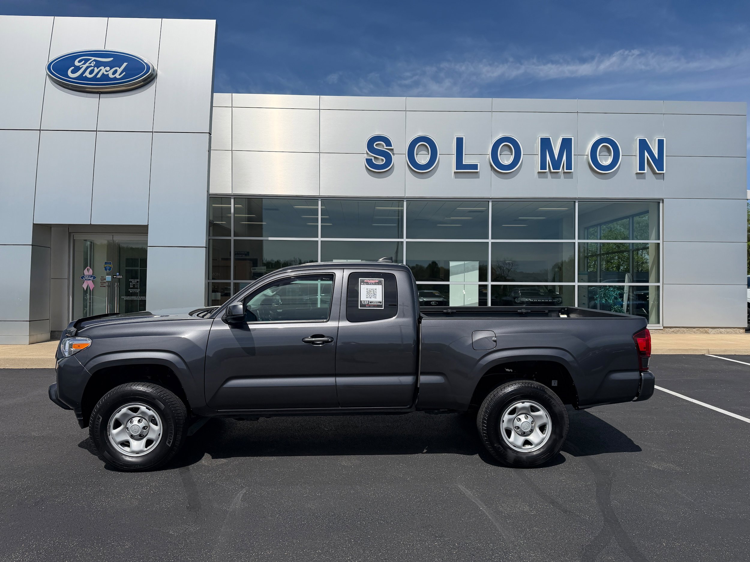 Used 2023 Toyota Tacoma SR AWD/4WD image 9
