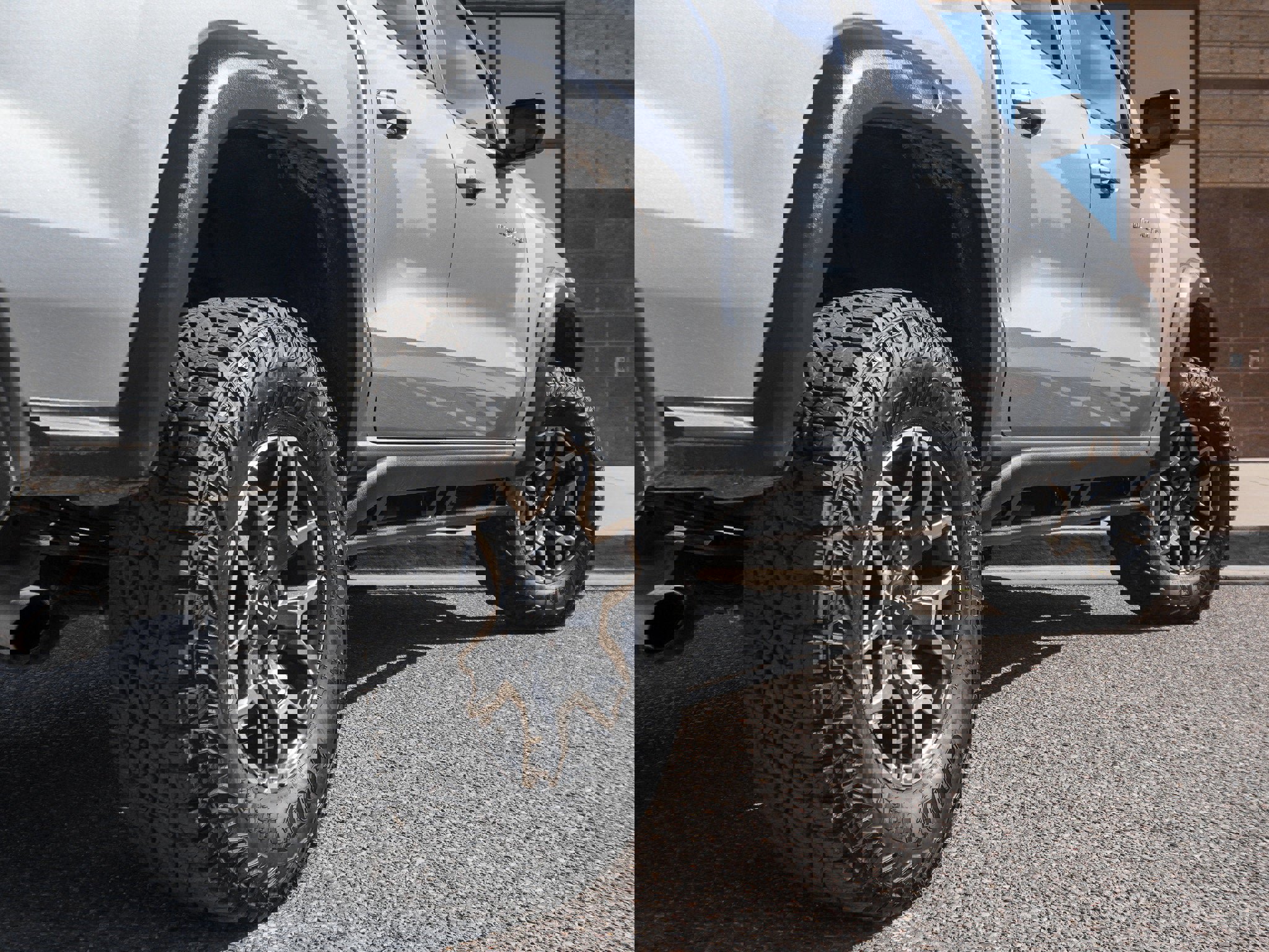 Used 2025 Chevrolet Colorado ZR2 w/ Technology Package image 6