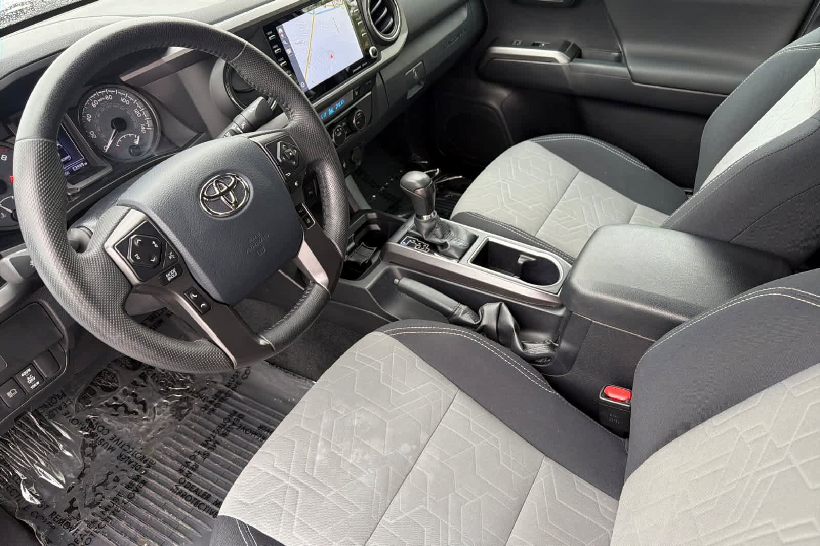 Used 2020 Toyota Tacoma TRD Off-Road w/ Technology Package AWD/4WD image 11