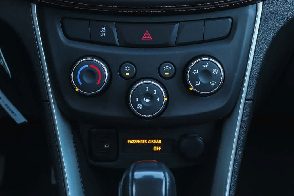Used 2022 Chevrolet Trax LS w/ Tint and Cruise Package FWD image 13