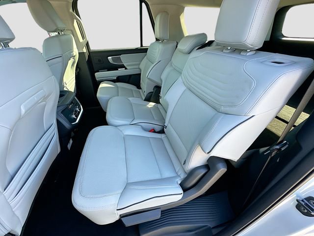 Certified 2025 Ford Expedition Max Platinum w/ Platinum Ultimate Package AWD/4WD image 24