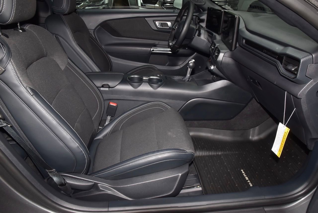 Certified 2024 Ford Mustang Coupe RWD image 19