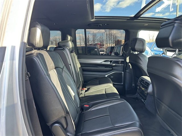 Used 2023 Jeep Wagoneer Series II image 36