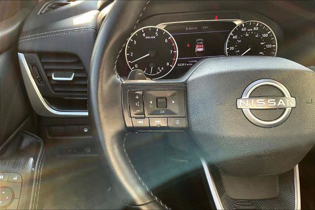 Used 2025 Nissan Rogue SV FWD image 11