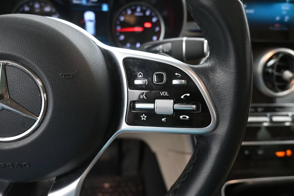 Used 2022 Mercedes-Benz GLC 300 image 7