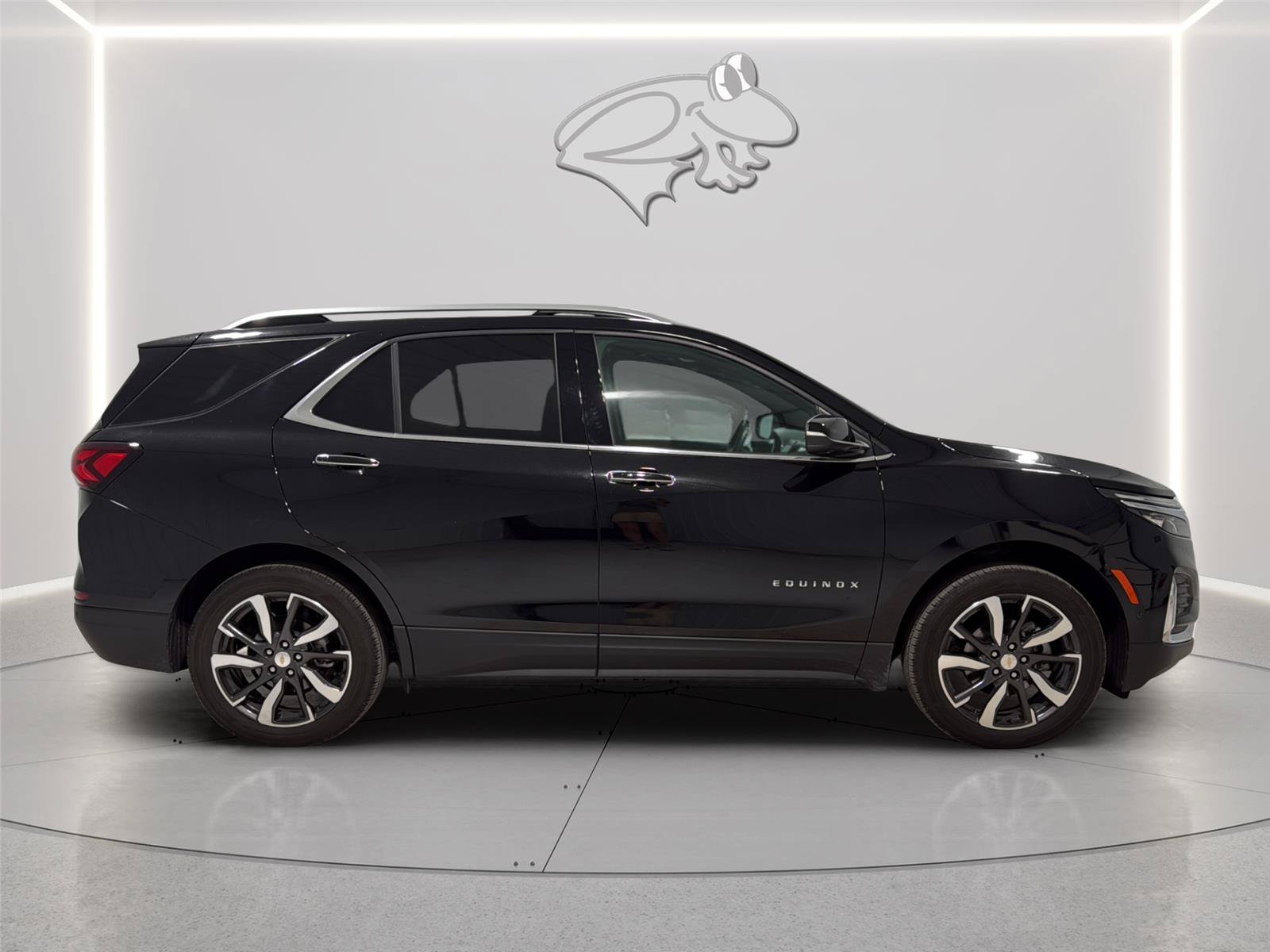 Used 2023 Chevrolet Equinox Premier AWD/4WD image 6
