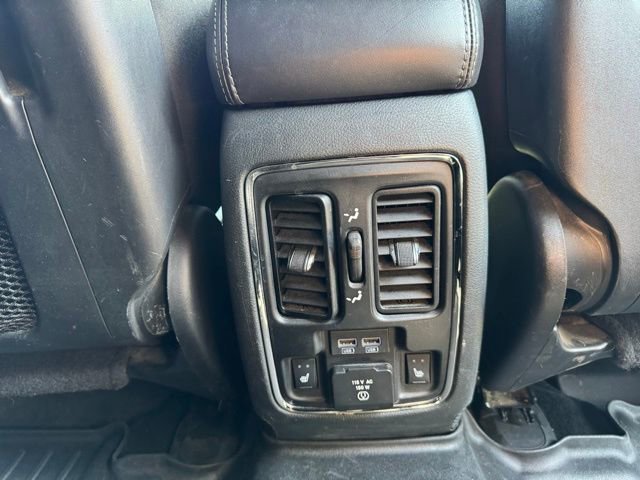 Used 2020 Jeep Grand Cherokee Overland AWD/4WD image 18