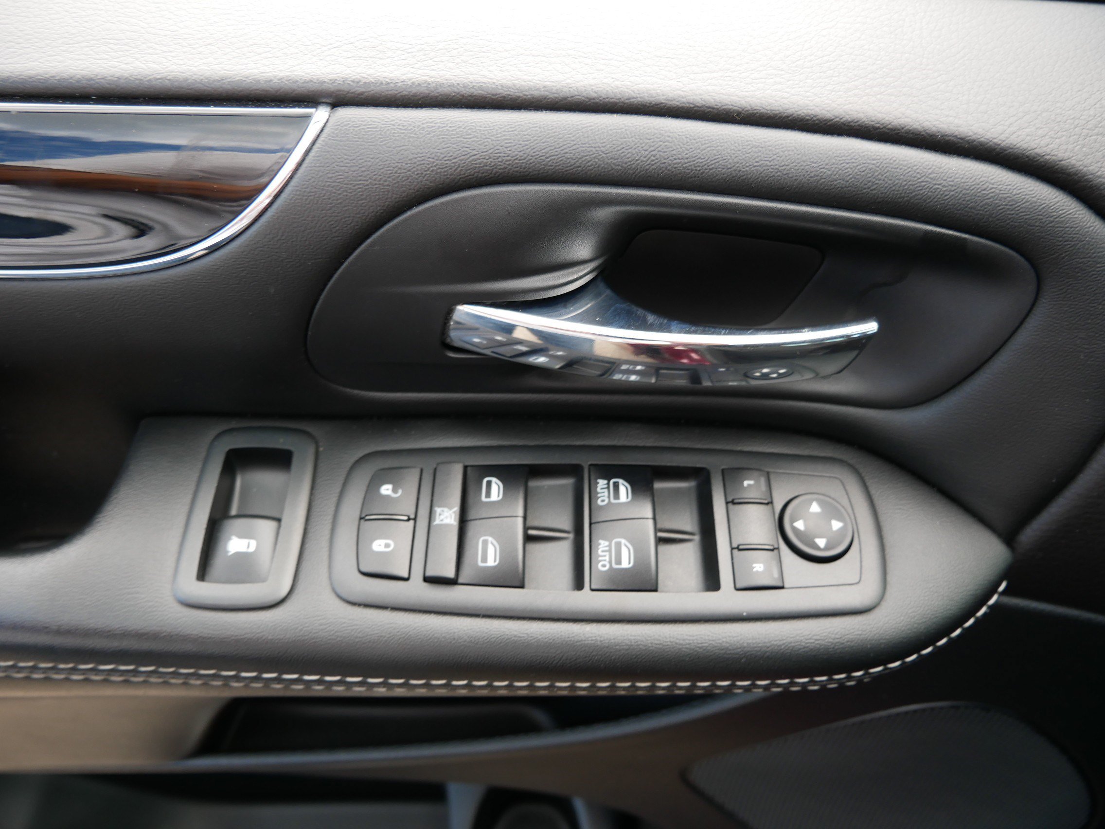 Used 2018 Dodge Grand Caravan SE FWD image 20