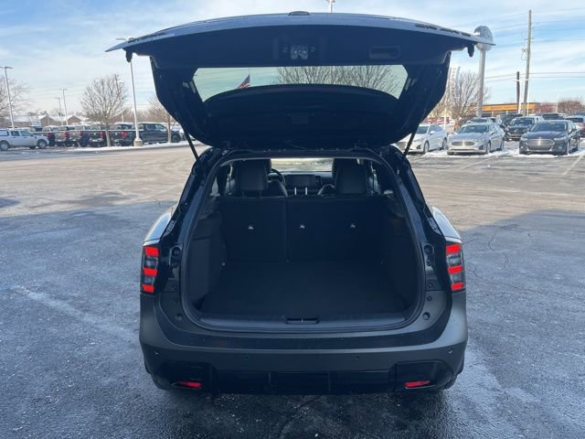 Used 2025 Nissan Kicks SR image 8