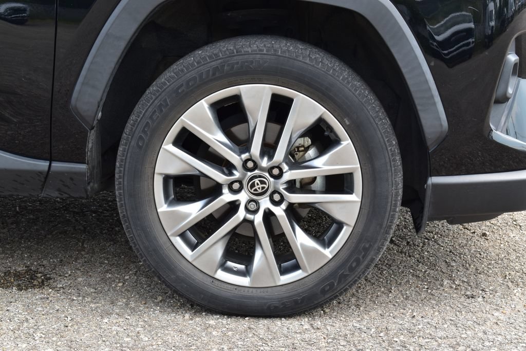 Used 2023 Toyota RAV4 Limited FWD image 4