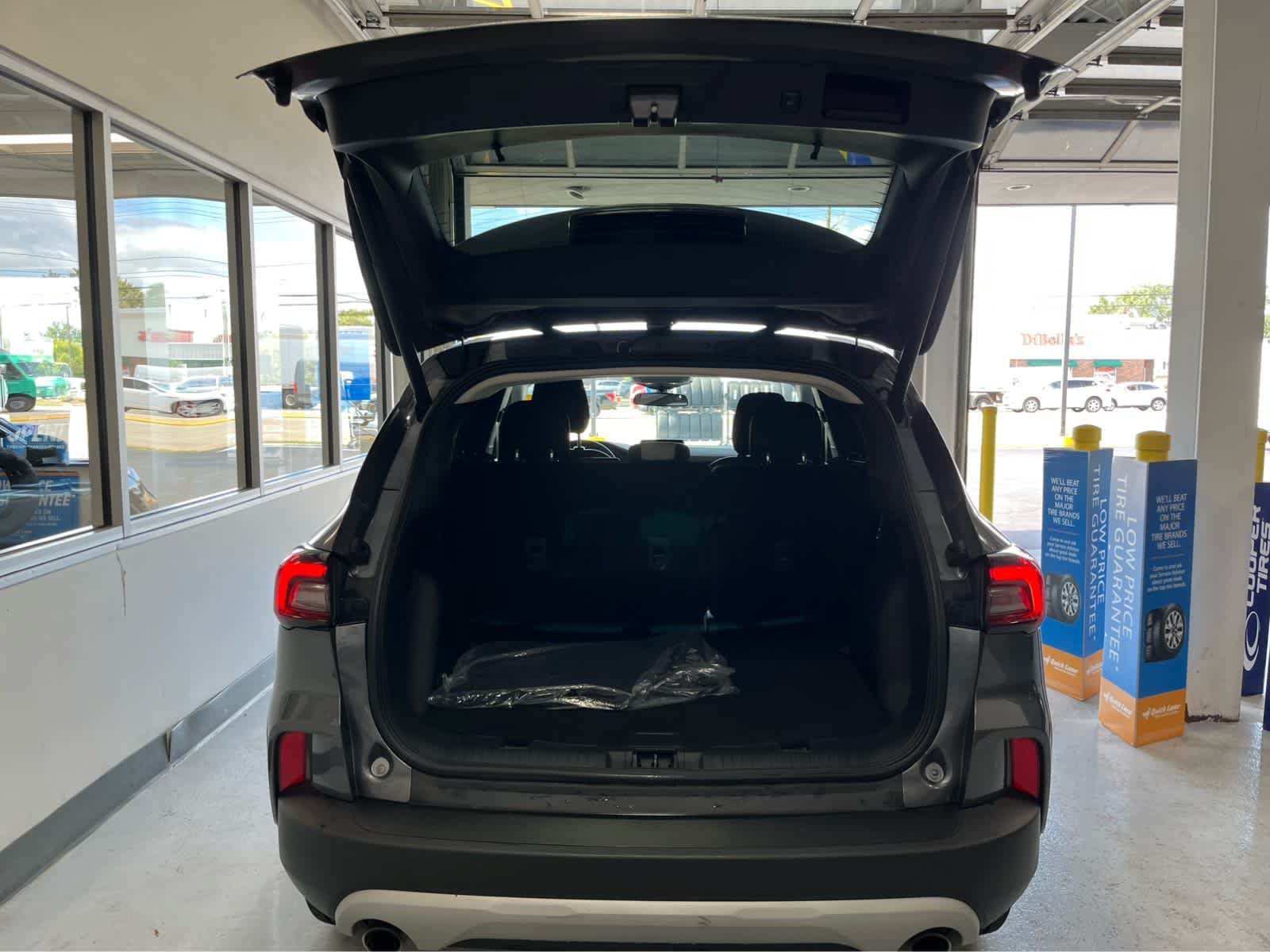 Certified 2024 Ford Escape Active AWD/4WD image 9