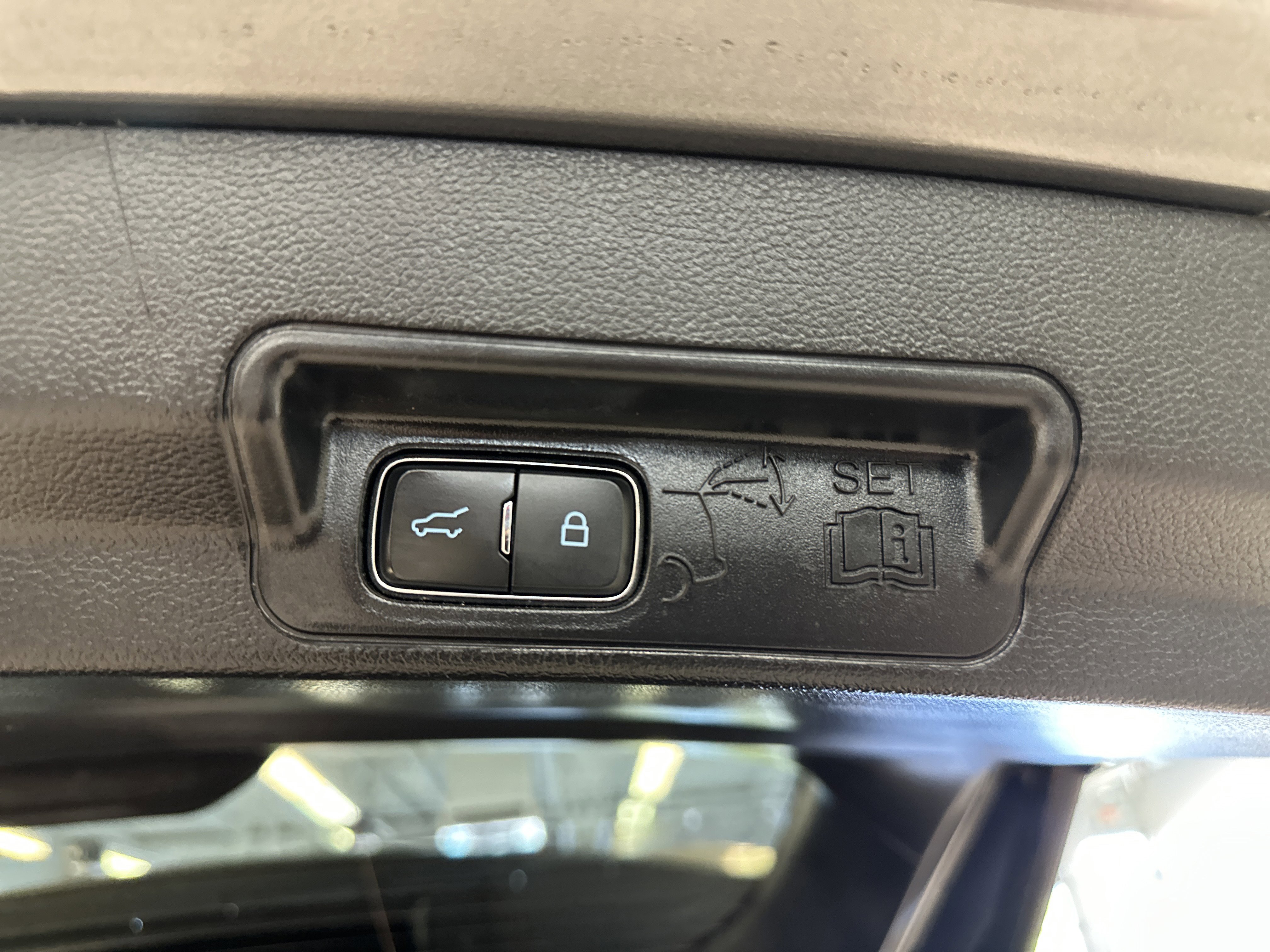 Certified 2022 Ford Explorer XLT w/ Equipment Group 202A image 30