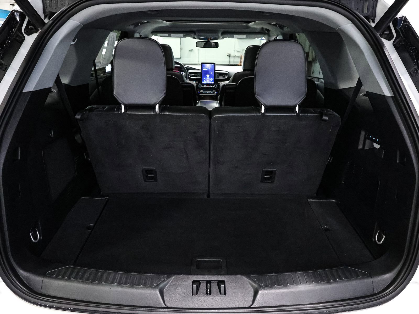 Certified 2023 Ford Explorer Limited w/ Limited Technology Package AWD/4WD image 16